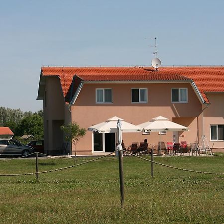 Guesthouse Capistro Bilje Exterior photo